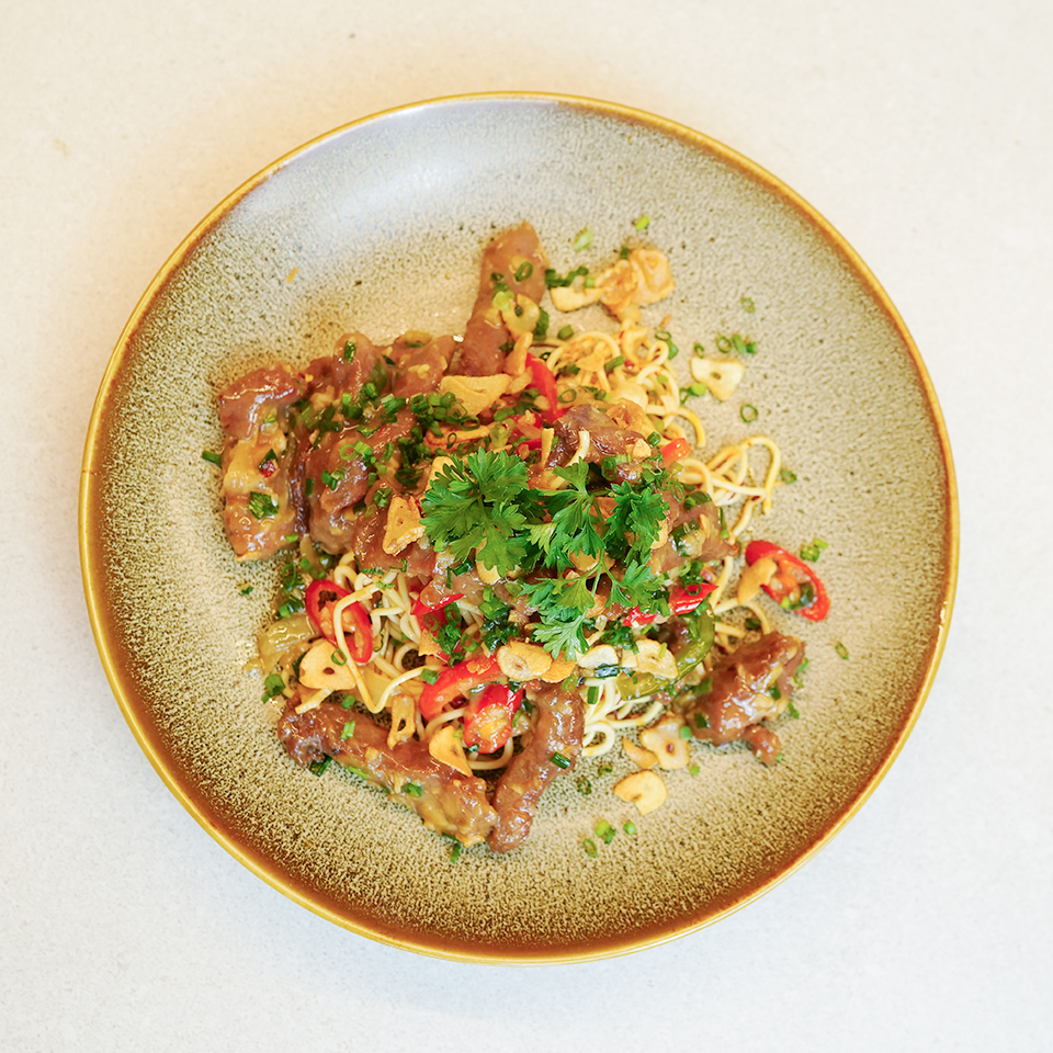 MONGOLIAN BEEF NOODLES